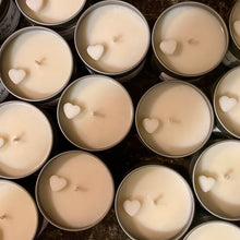 Load image into Gallery viewer, Q Borough Candle Favors
